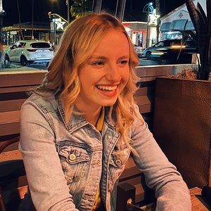 Meet your Posher, Abby